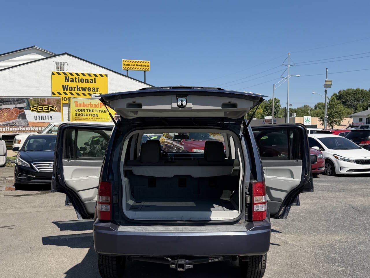 Used 2008 Jeep Liberty Sport w/ Popular Equipment Group AWD/4WD image 23
