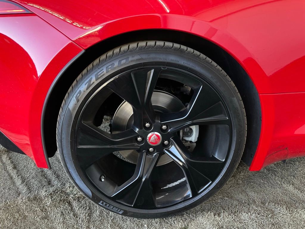 Used 2021 Jaguar F-TYPE Convertible image 16