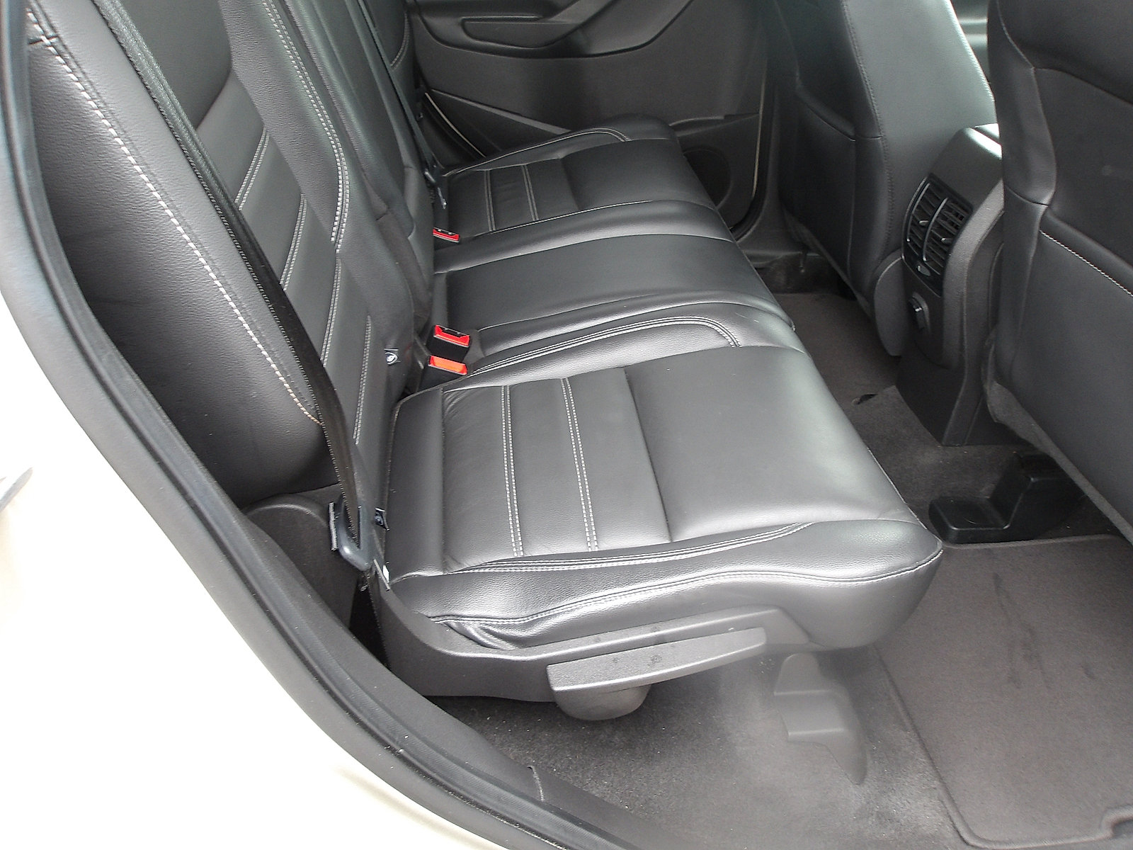 Used 2018 Ford Escape SEL FWD image 12