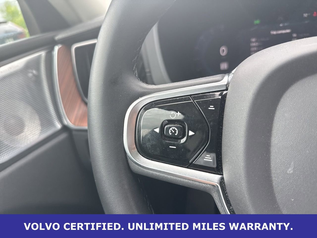 Certified 2023 Volvo XC60 B5 Ultimate image 23