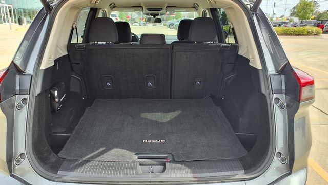 Used 2025 Nissan Rogue SV image 11