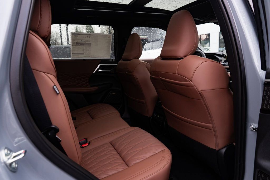 New 2026 Mitsubishi Outlander SEL image 24
