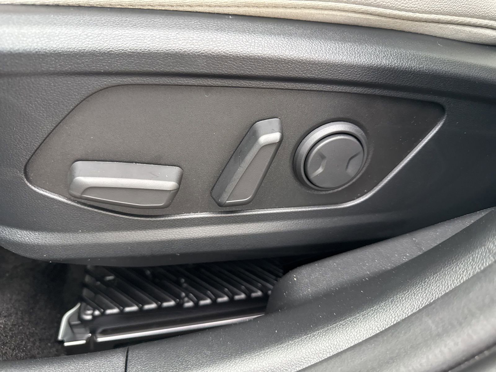 Used 2025 Hyundai Tucson Limited image 20