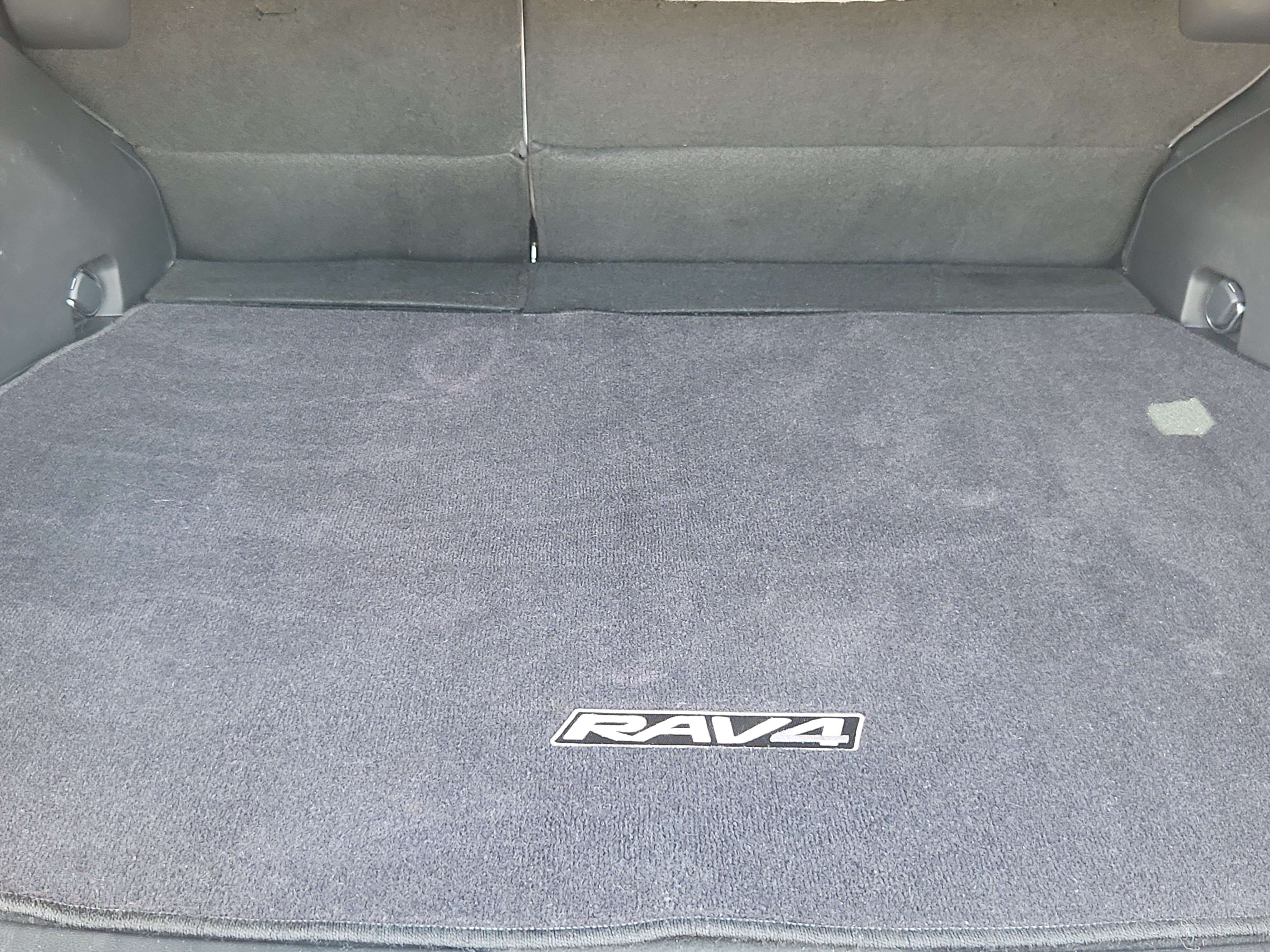 Used 2021 Toyota RAV4 XLE Premium AWD/4WD image 13