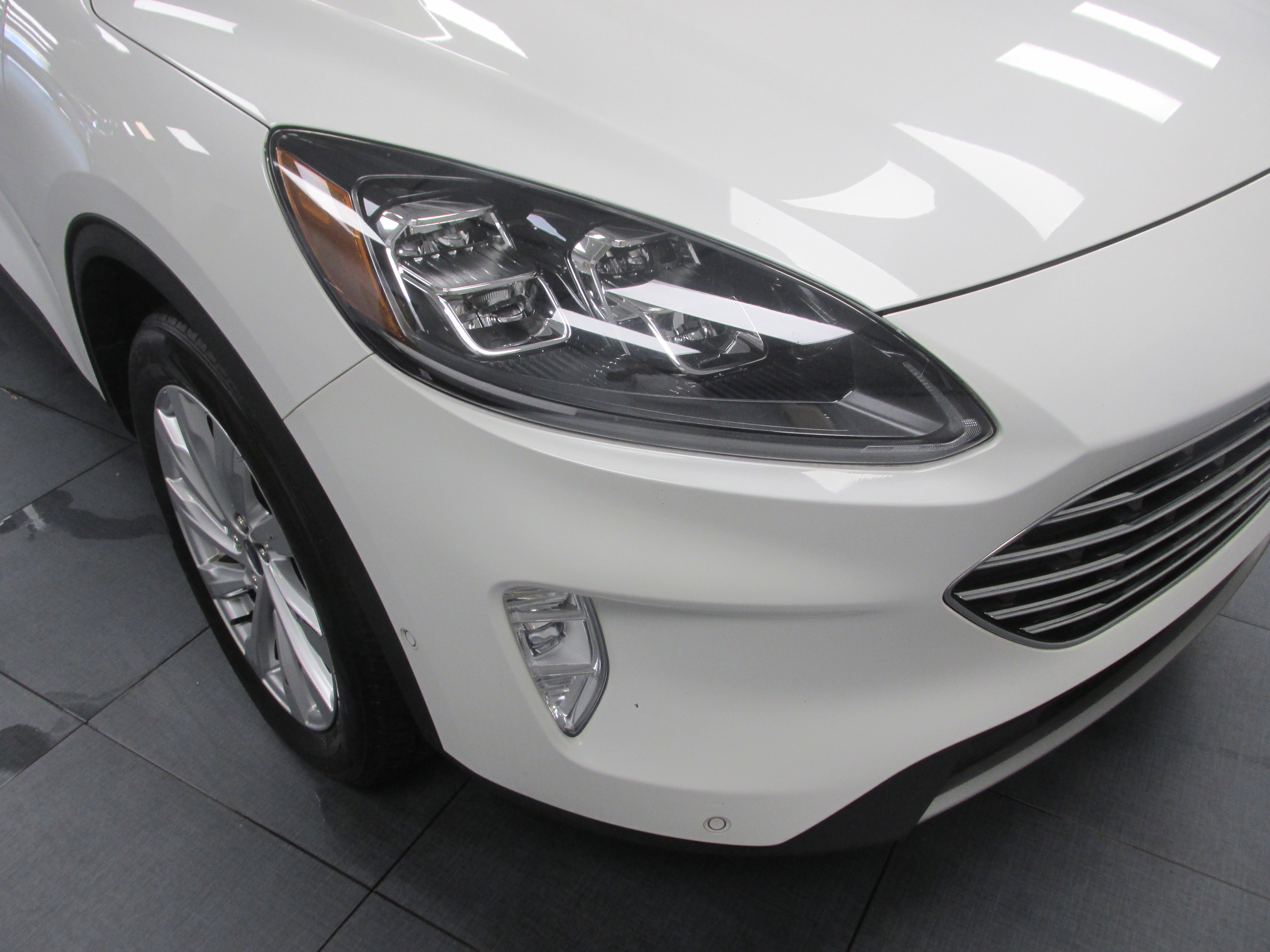 Used 2022 Ford Escape Titanium w/ Titanium Elite Package AWD/4WD image 10