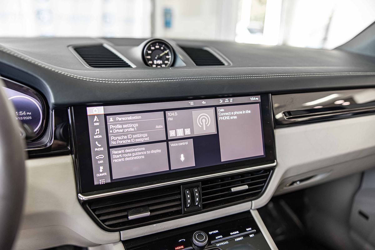 Used 2021 Porsche Cayenne E-Hybrid AWD/4WD image 29