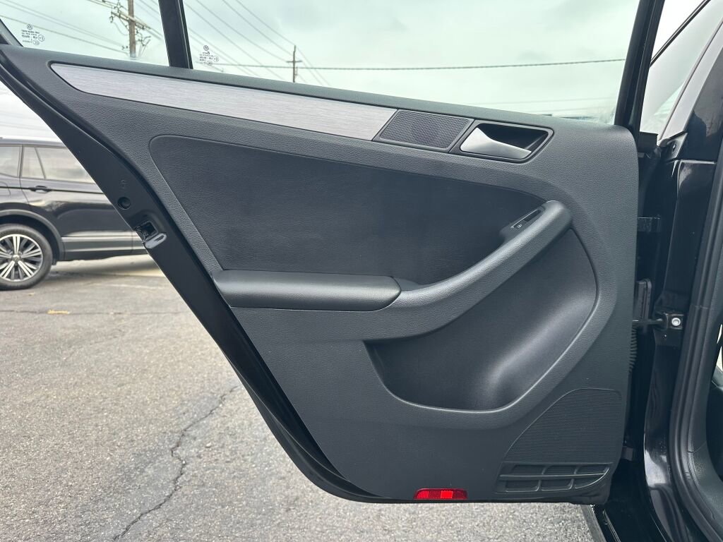 Used 2017 Volkswagen Jetta Sport w/ Jetta Sport Lighting Package image 22