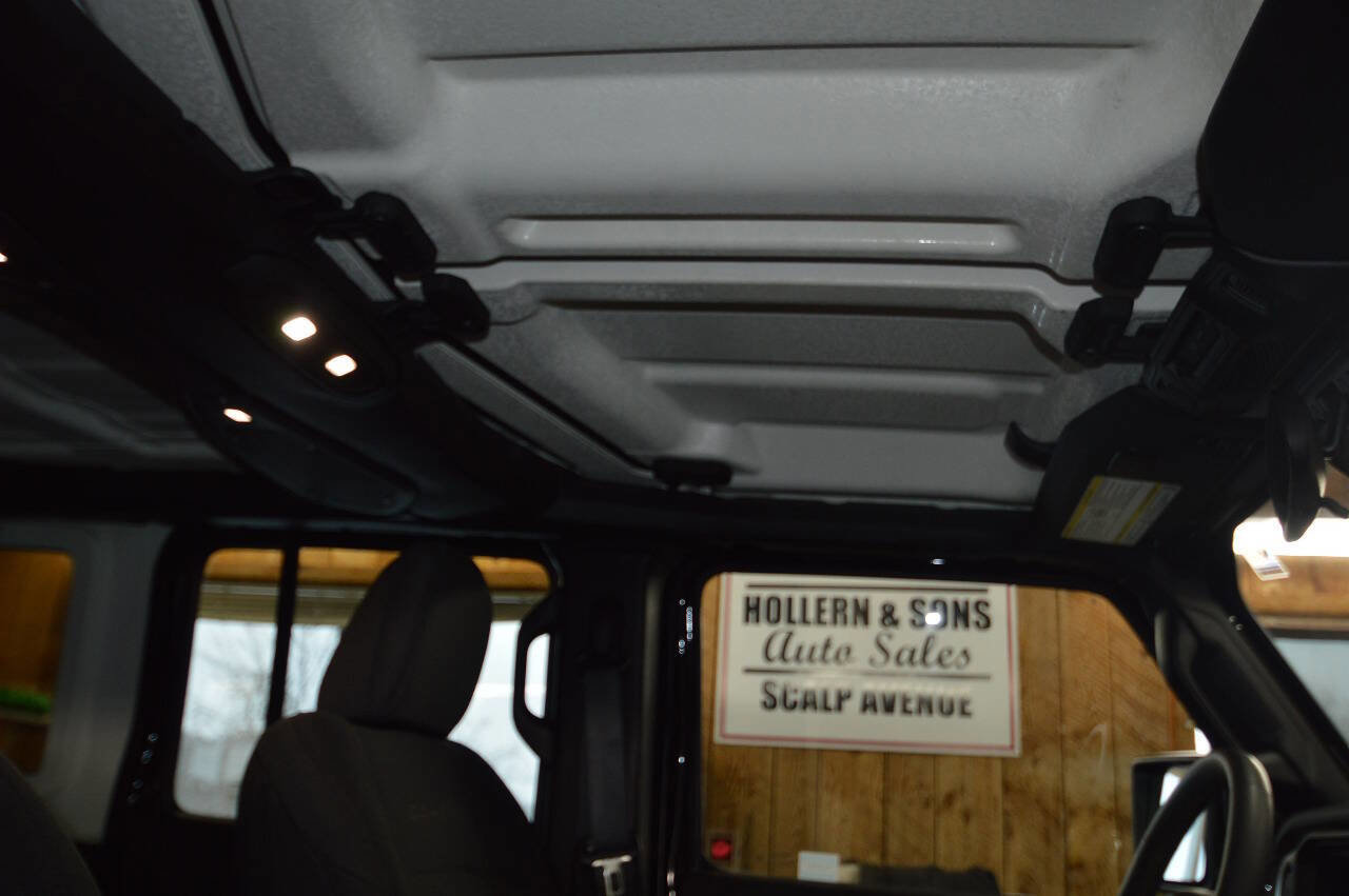 Used 2024 Jeep Wrangler Unlimited Sahara w/ Dual Top Group image 12