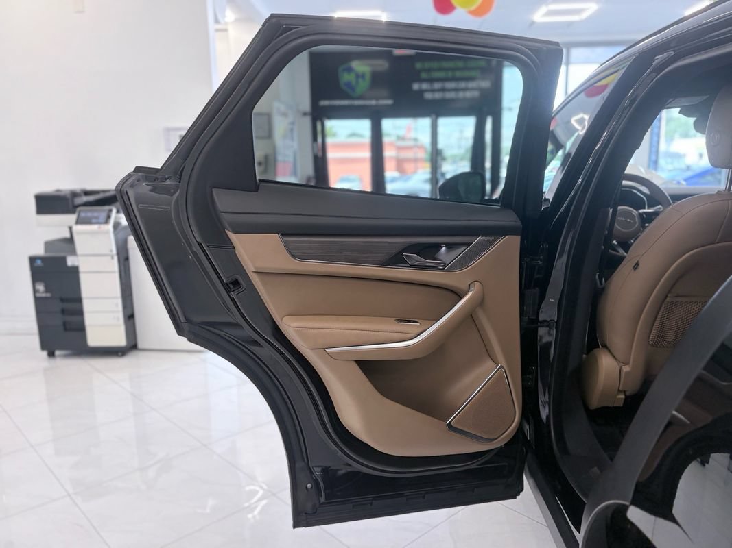 Used 2021 Jaguar F-PACE S AWD/4WD image 36