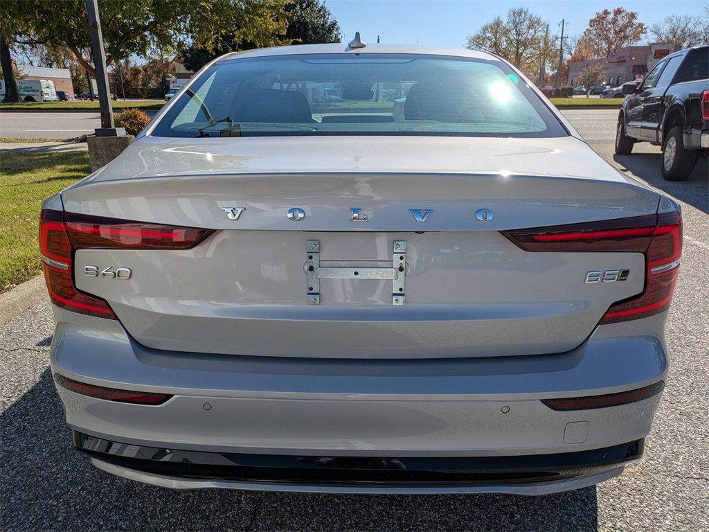 Certified 2025 Volvo S60 B5 Core image 5