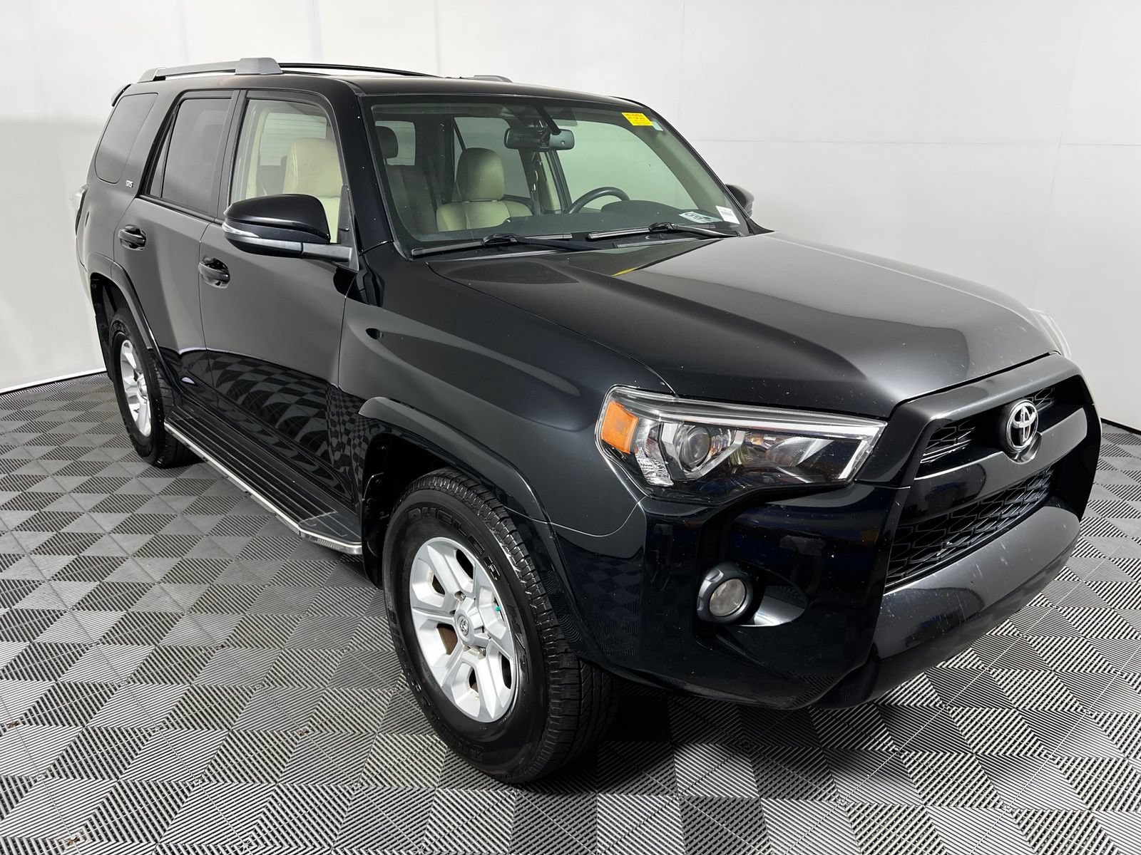 Used 2015 Toyota 4Runner SR5 Premium RWD image 3