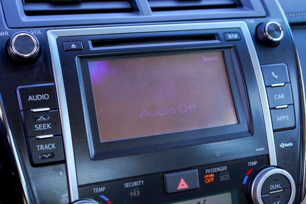 Used 2012 Toyota Camry XLE w/ Leather Pkg image 17