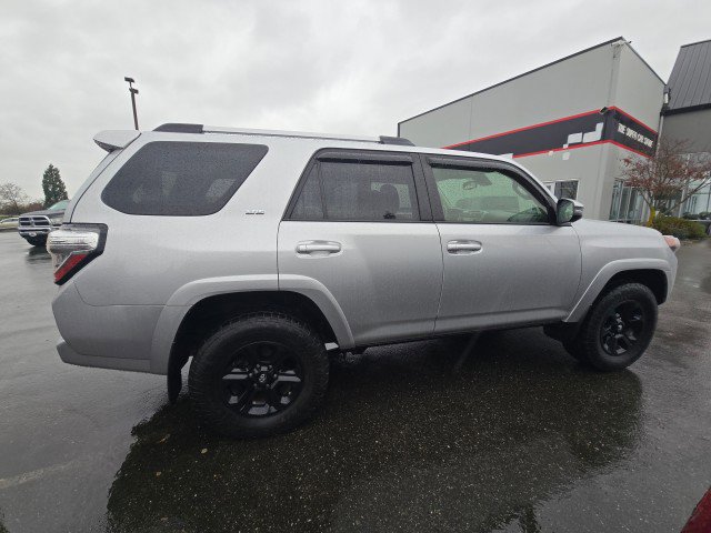 Used 2021 Toyota 4Runner SR5 Premium image 2