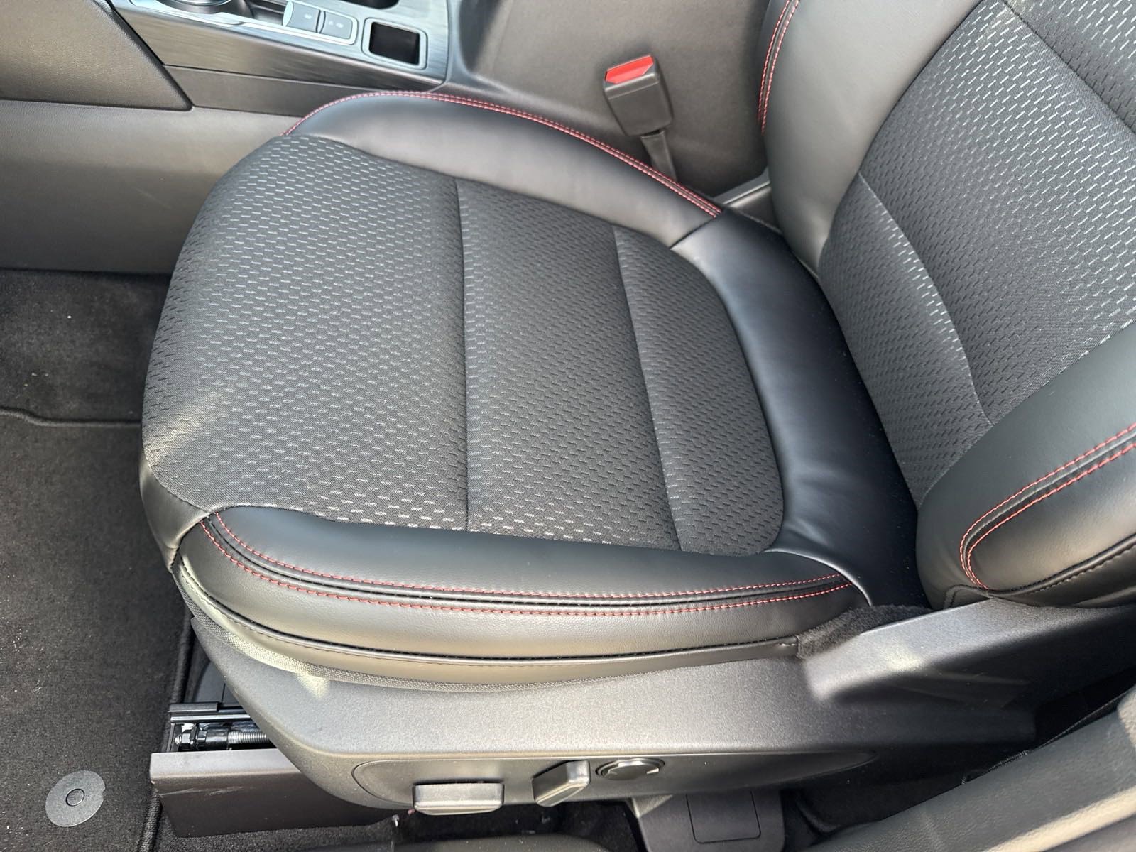 New 2025 Ford Escape ST-Line w/ Tech Pack #1 image 13