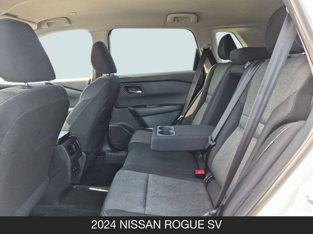 Used 2024 Nissan Rogue SV FWD image 16