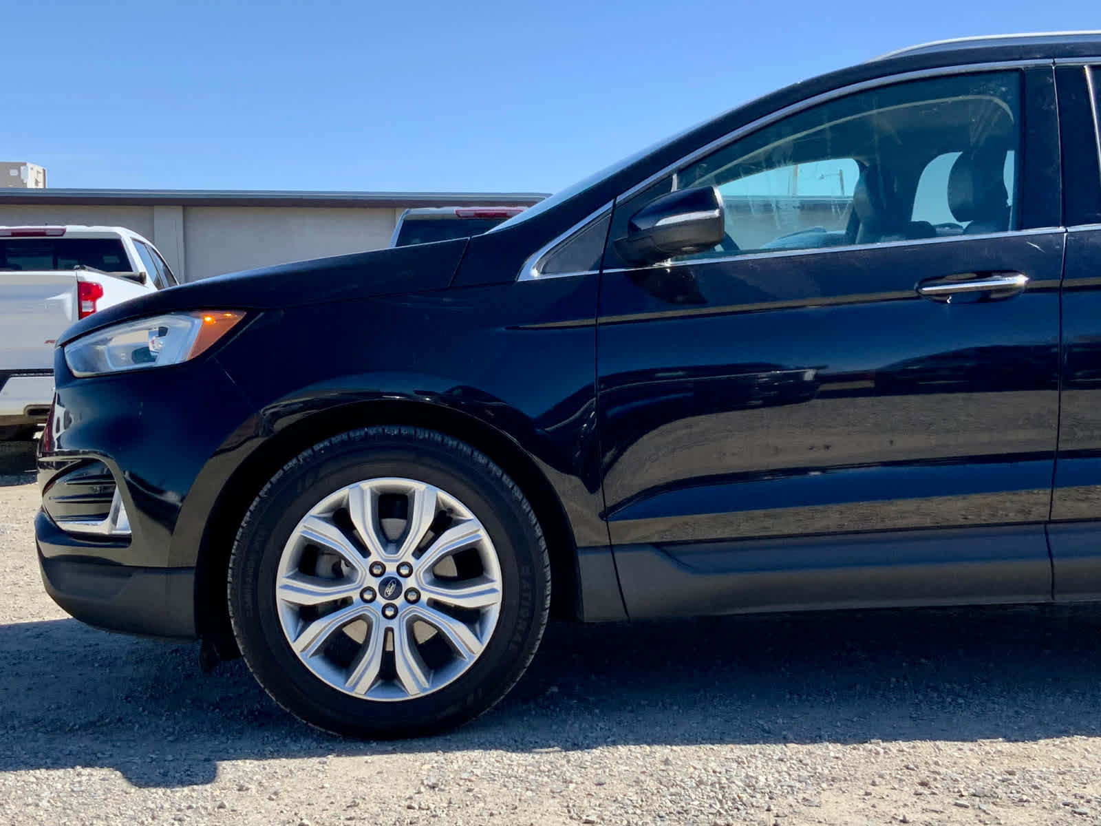 Used 2019 Ford Edge Titanium FWD image 9