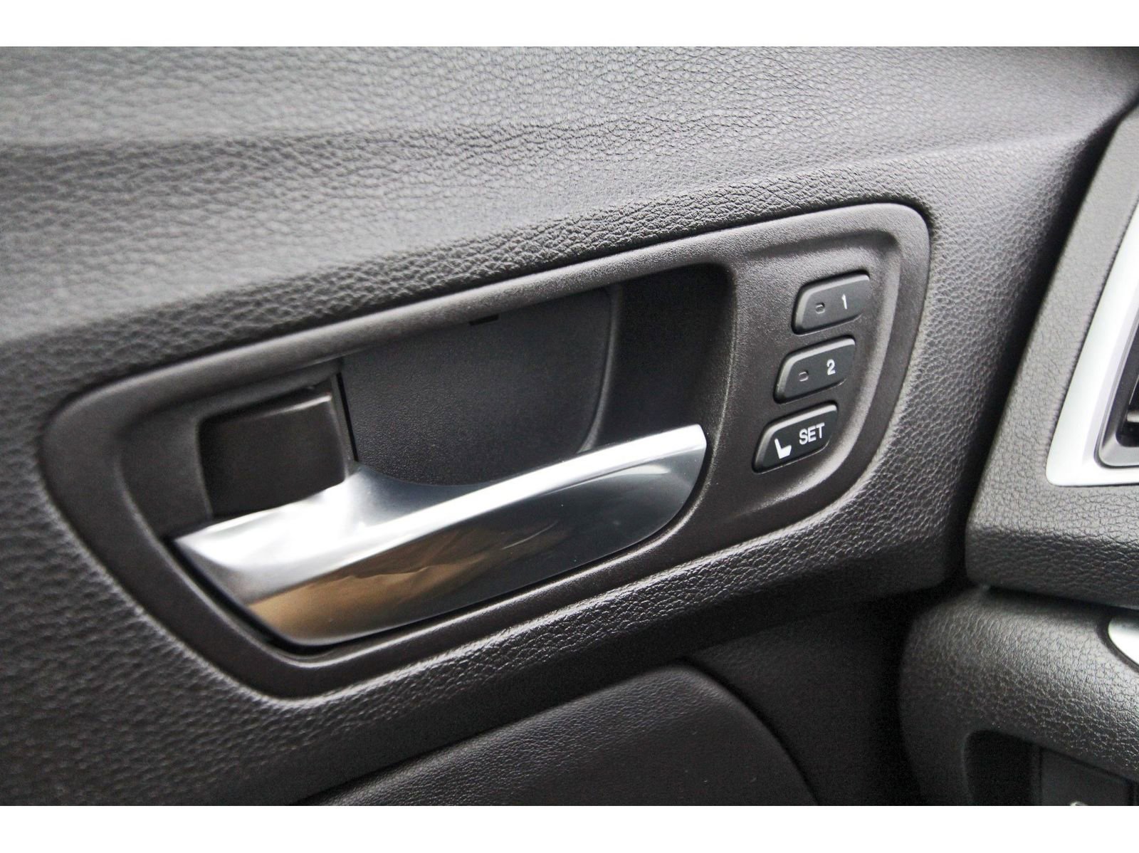 Used 2017 Acura TLX image 22