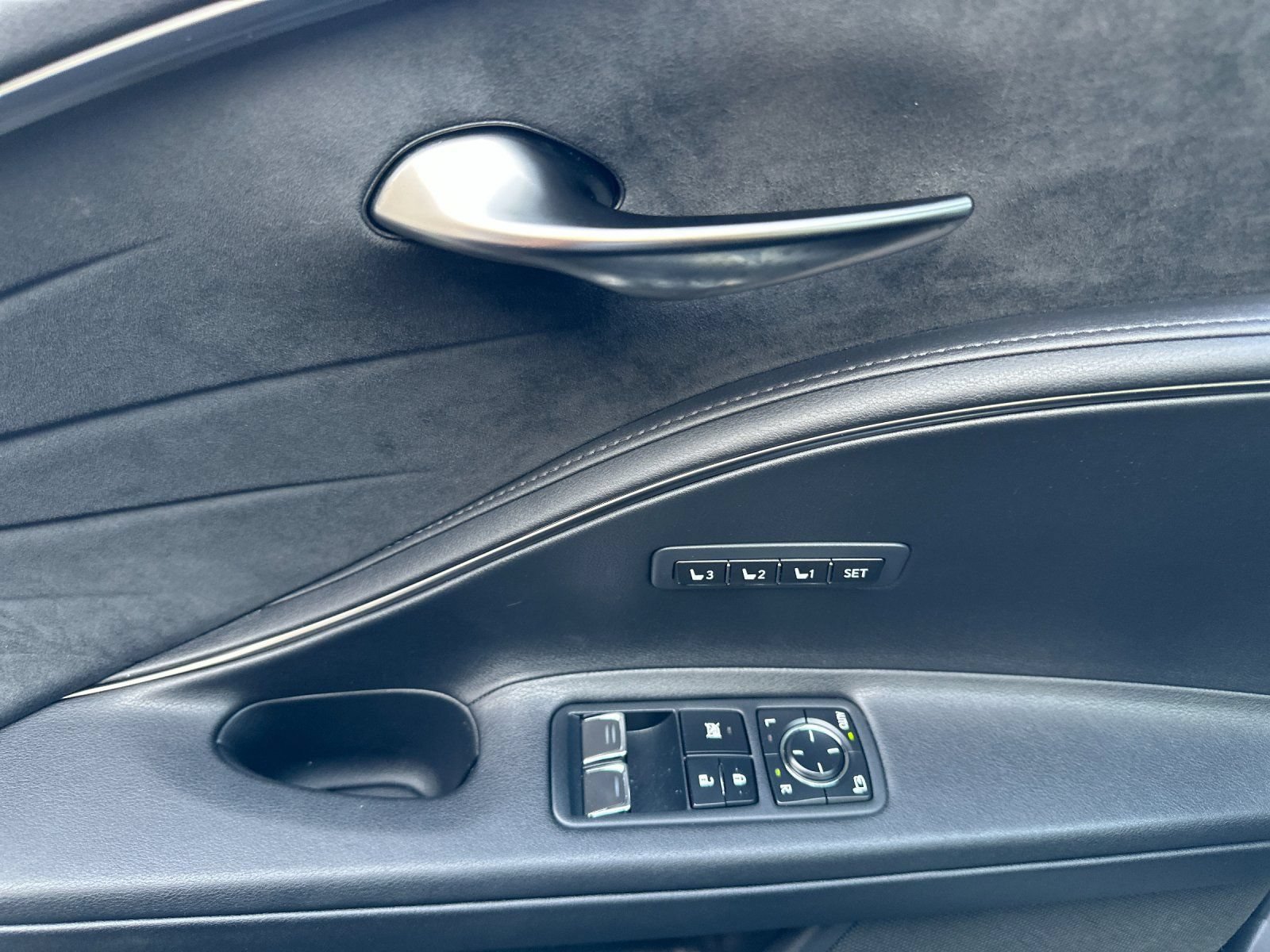Used 2018 Lexus LC 500 Coupe w/ Sport Package RWD image 11