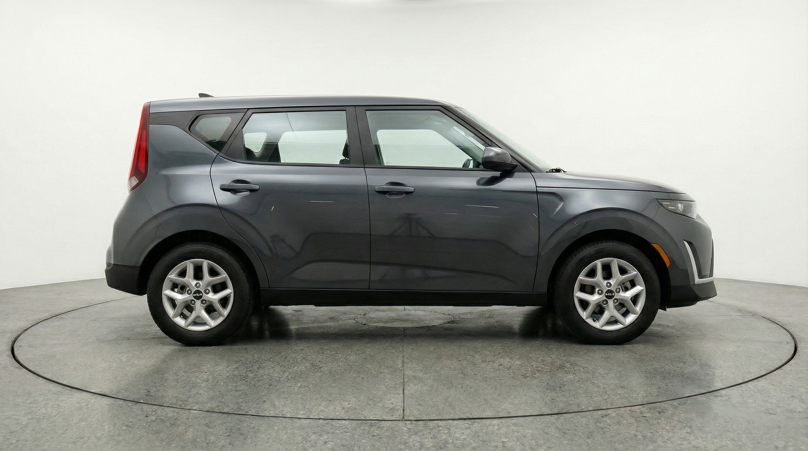 Used 2025 Kia Soul LX w/ LX Technology Package image 11