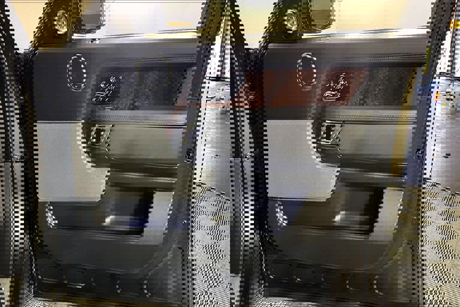 Used 2018 Land Rover Range Rover Supercharged image 21