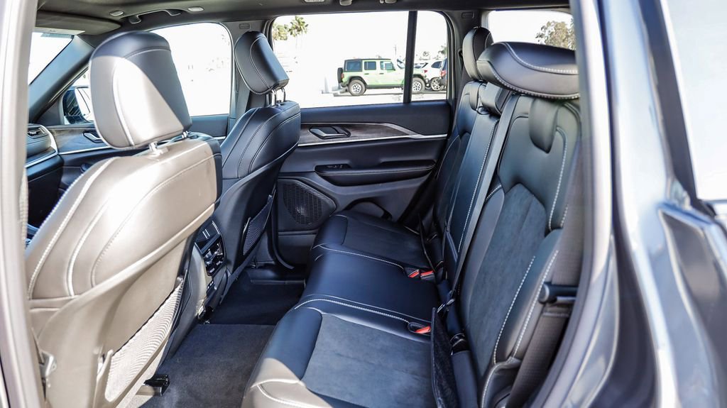 New 2026 Jeep Grand Cherokee Altitude image 23