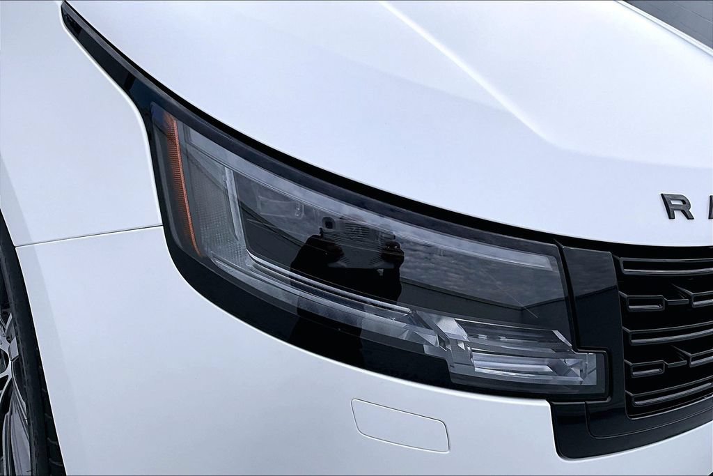 Certified 2025 Land Rover Range Rover Autobiography AWD/4WD image 30