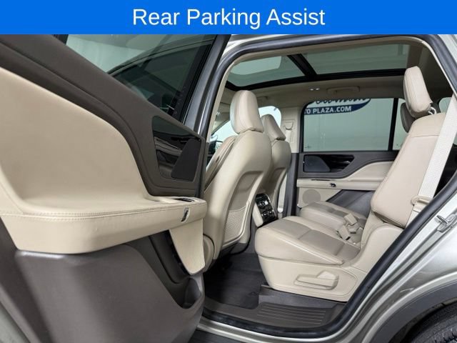 Used 2023 Lincoln Aviator AWD w/ Premium Package image 13
