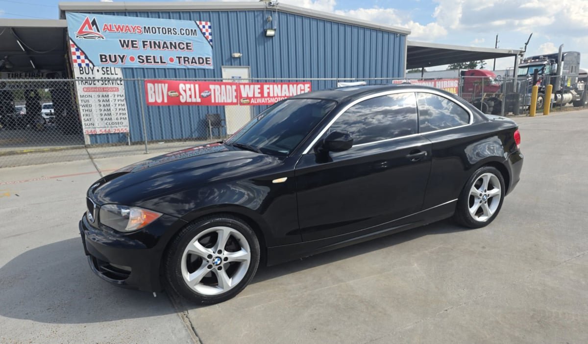 Used 2011 BMW 128i Coupe RWD image 1