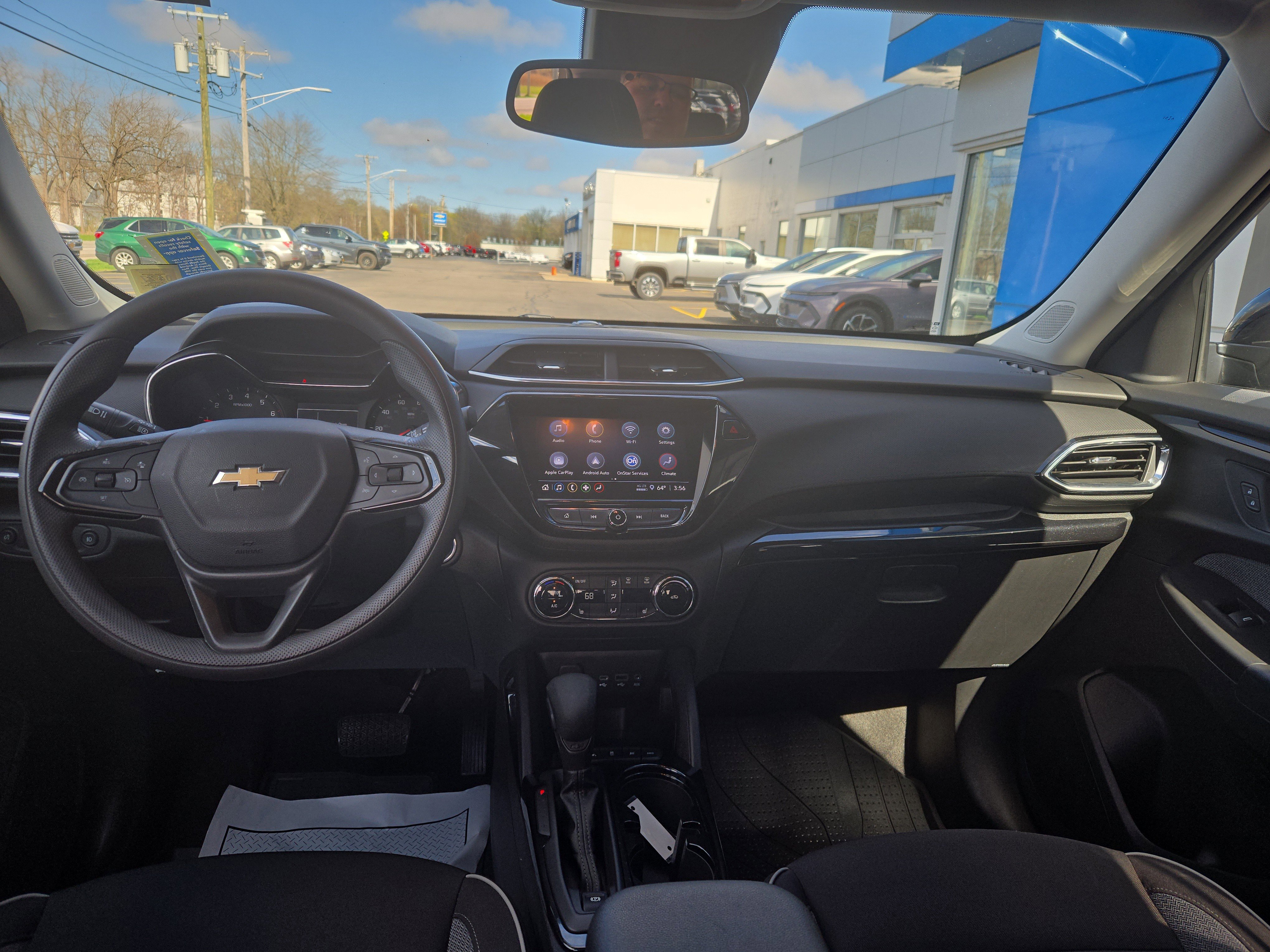 Certified 2023 Chevrolet TrailBlazer LT w/ Convenience Package AWD/4WD image 3