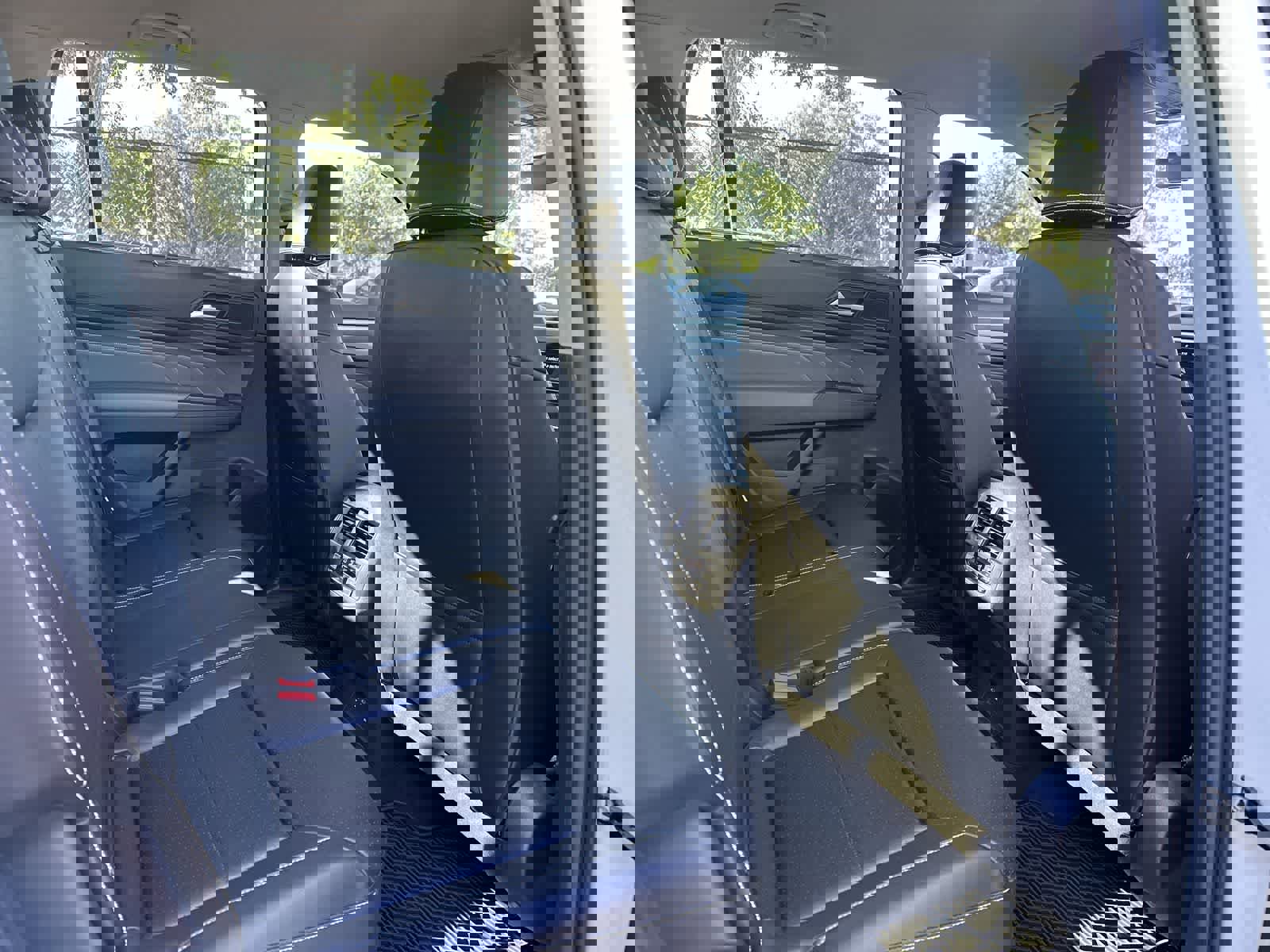 Used 2023 Volkswagen Atlas SE FWD image 18