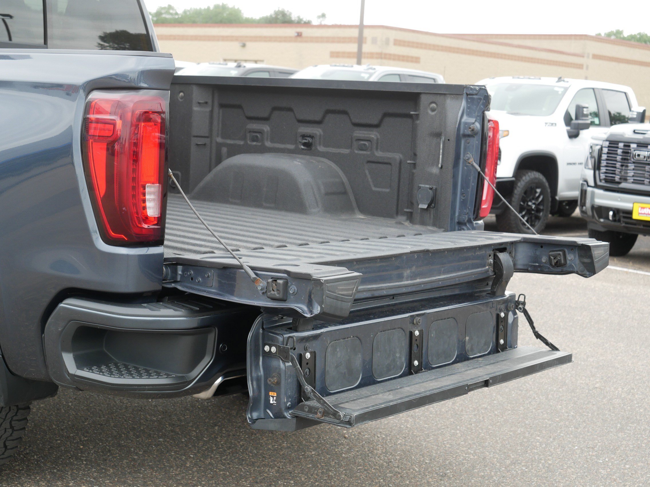 Used 2021 GMC Sierra 1500 AT4 w/ AT4 Value Package AWD/4WD image 18