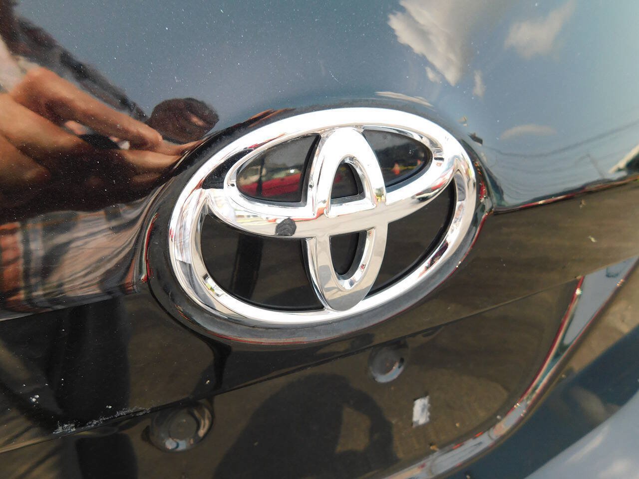 Used 2018 Toyota Corolla LE FWD image 9