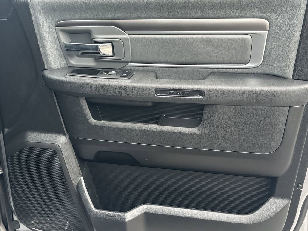 Used 2021 RAM 1500 Classic SLT image 15