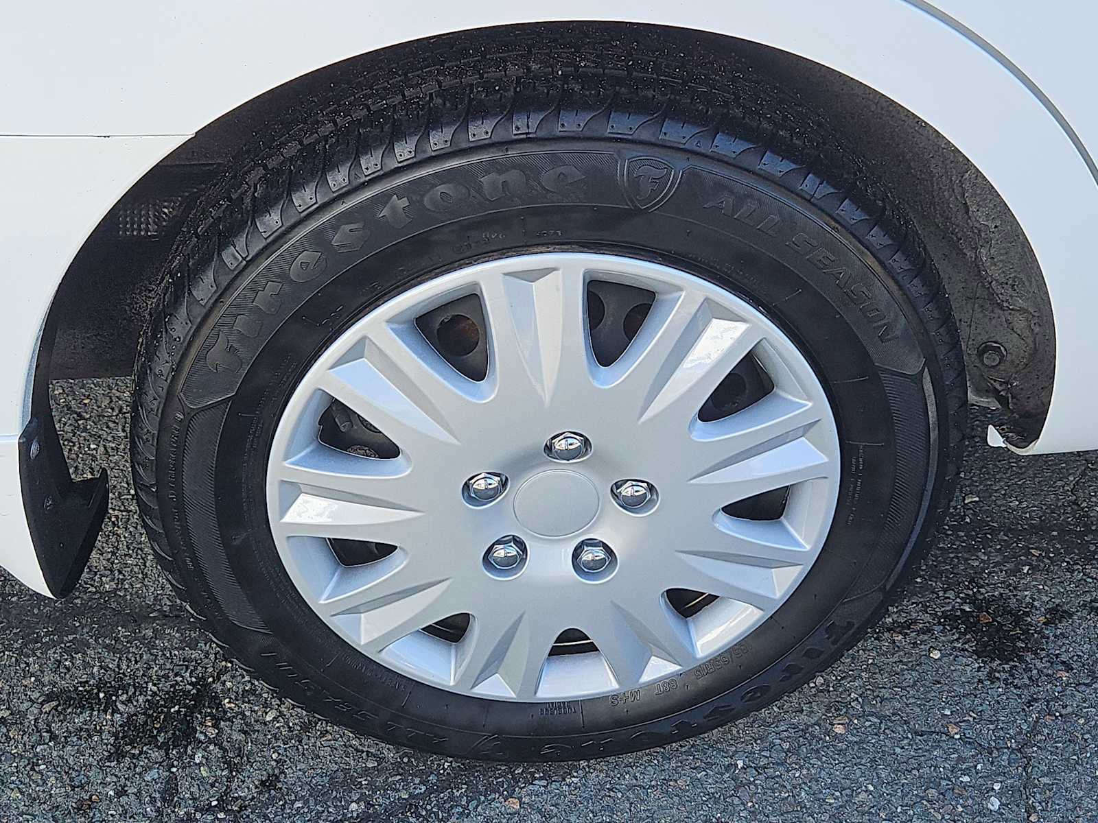 Used 2017 Nissan Versa S Plus image 9