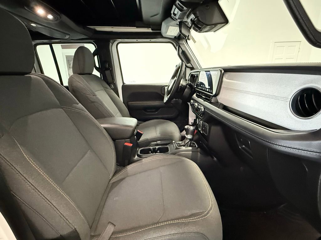 Used 2024 Jeep Wrangler Sahara w/ Safety Group image 21