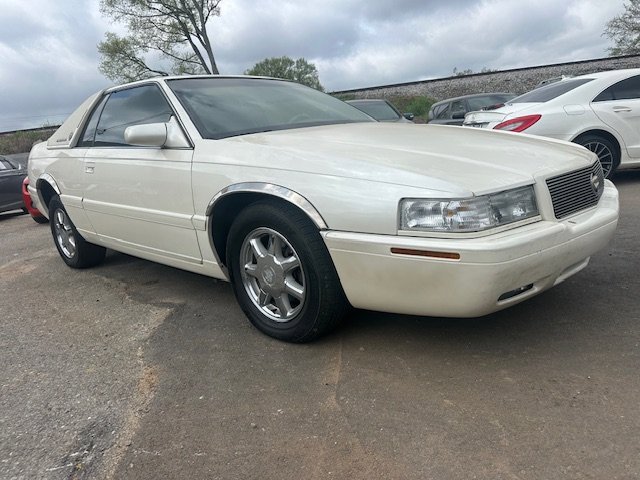 Used 2000 Cadillac Eldorado Touring image 3