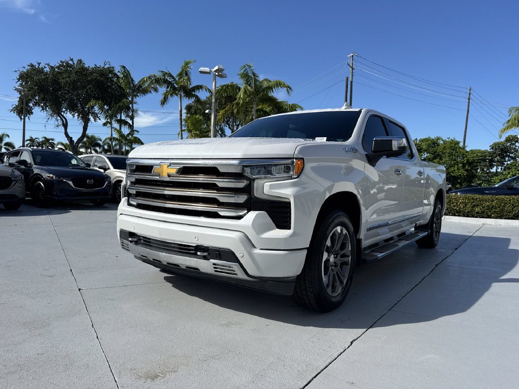 Used 2022 Chevrolet Silverado 1500 High Country w/ Technology Package AWD/4WD image 31