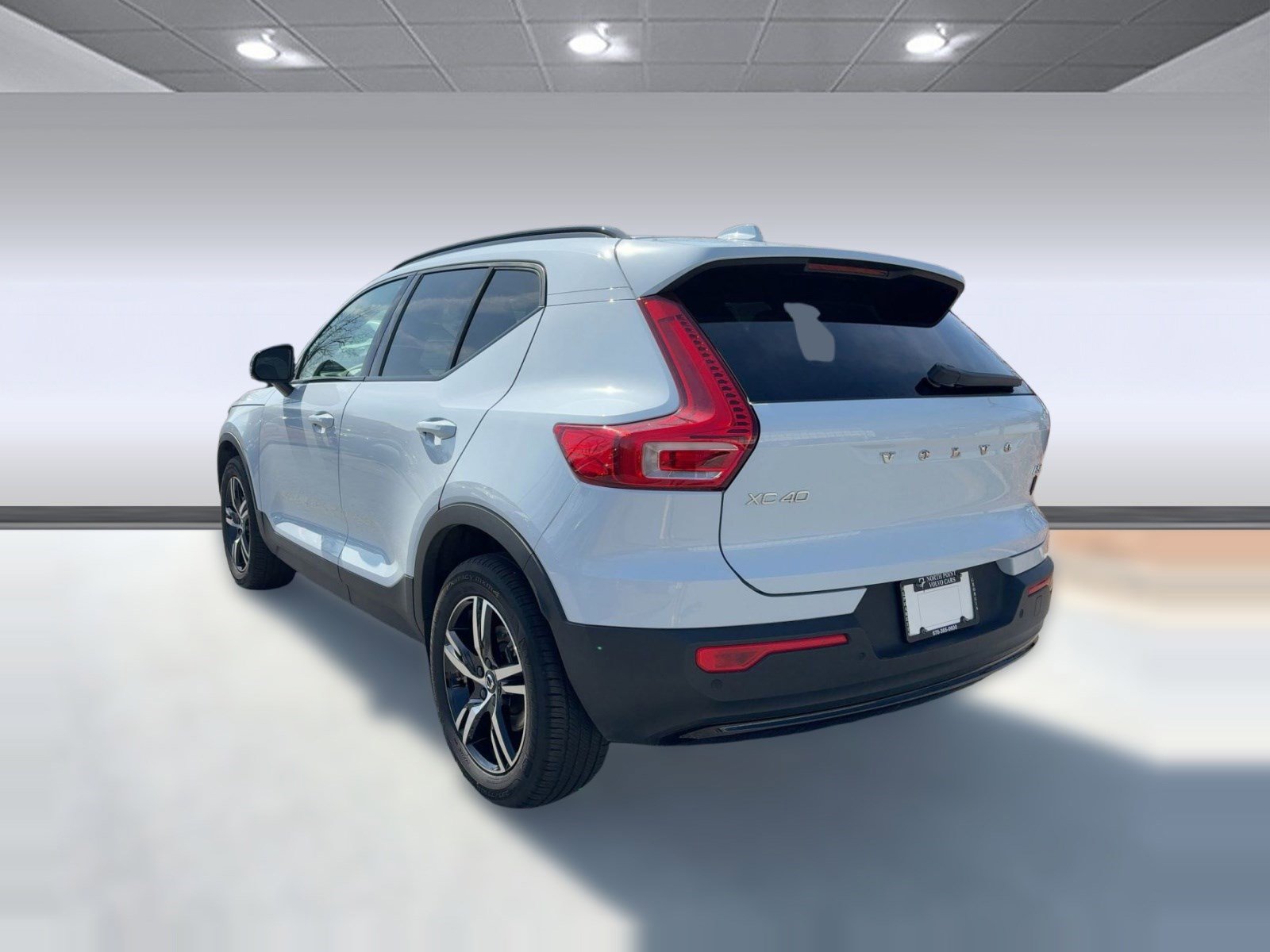 Certified 2024 Volvo XC40 B5 Core image 3