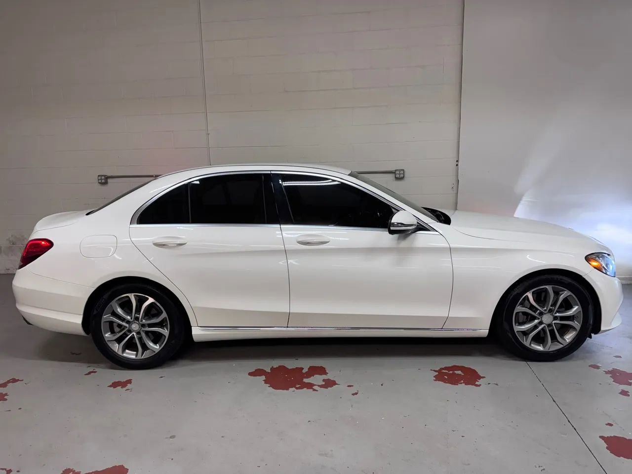 Used 2016 Mercedes-Benz C 300 Sedan image 2