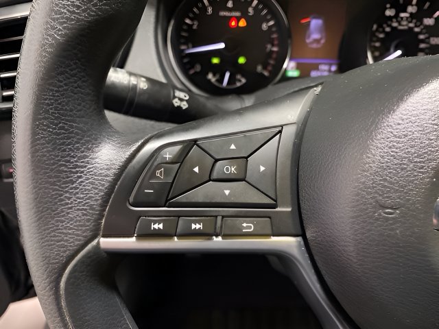 Used 2018 Nissan Rogue SV AWD/4WD image 14