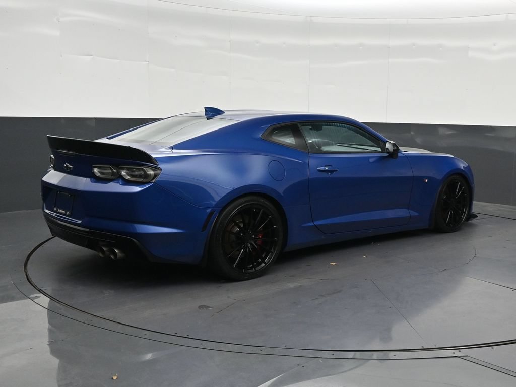 Used 2020 Chevrolet Camaro SS RWD image 5