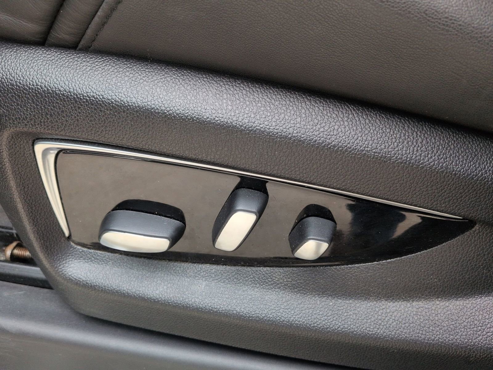 Used 2020 Cadillac Escalade Luxury image 22