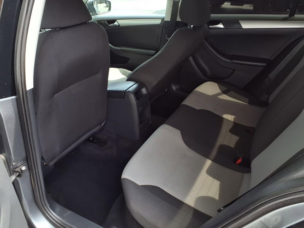 Used 2017 Volkswagen Jetta S image 18
