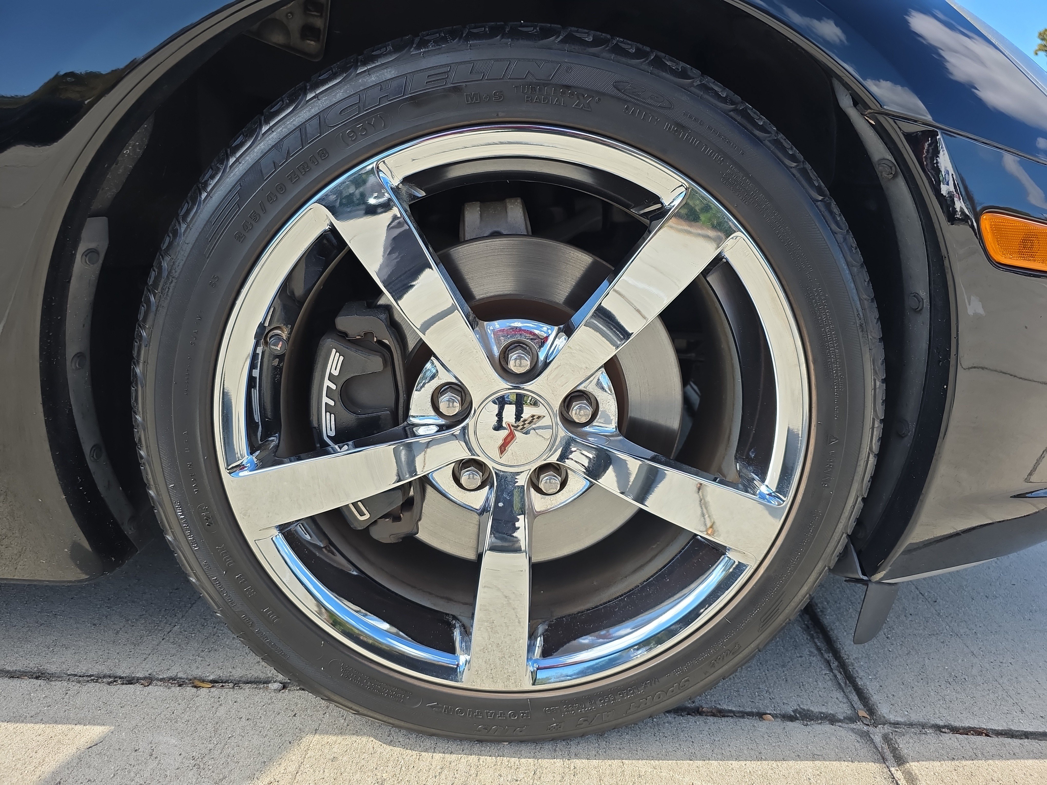 Used 2009 Chevrolet Corvette Convertible w/ Preferred Equipment Group RWD image 12