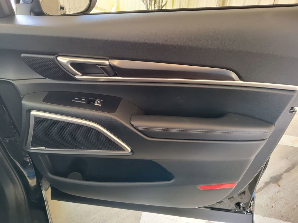Used 2025 Kia Telluride S image 34