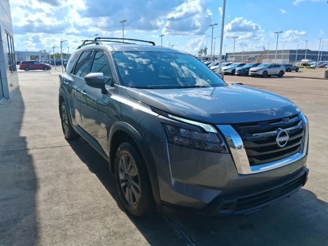 Certified 2025 Nissan Pathfinder SV FWD image 8
