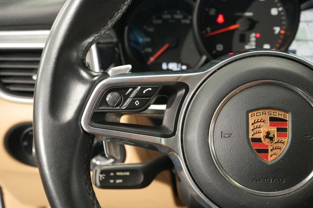 Used 2018 Porsche Macan AWD/4WD image 31