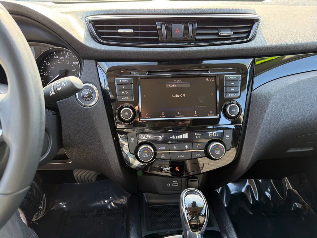 Used 2022 Nissan Rogue Sport SV FWD image 25