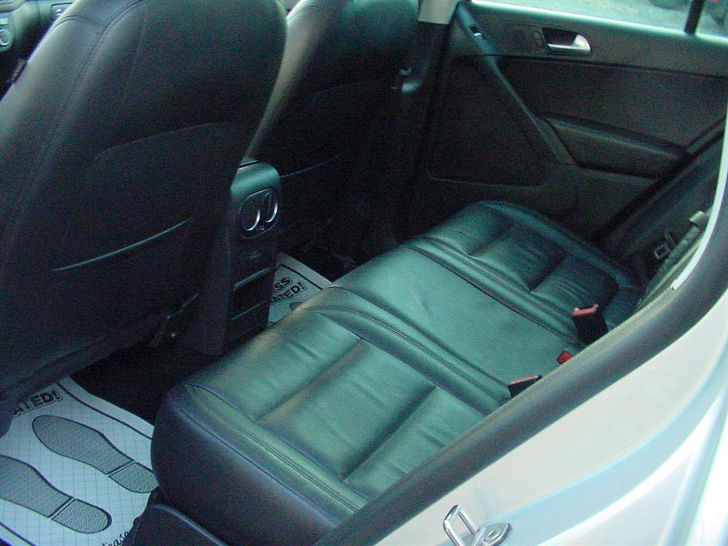 Used 2017 Volkswagen Tiguan Sport image 29