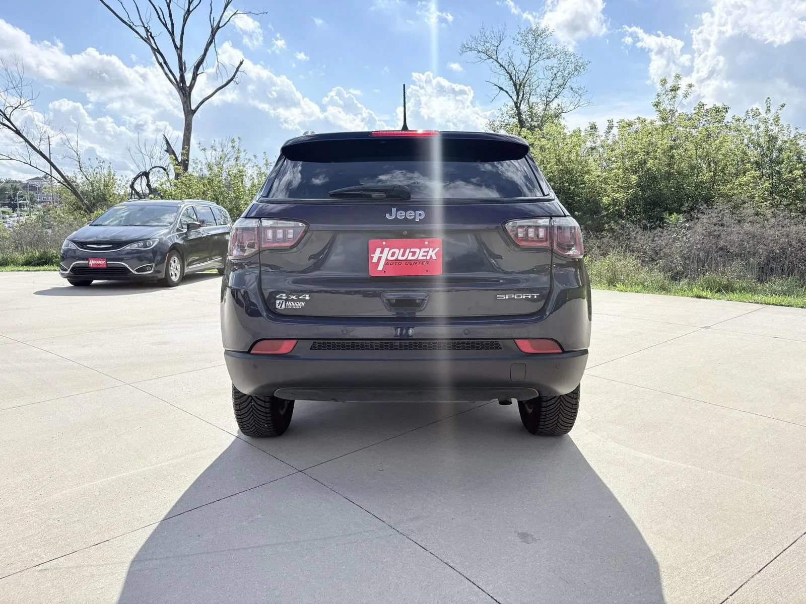 Used 2017 Jeep Compass Sport w/ Cold Weather Group AWD/4WD image 5